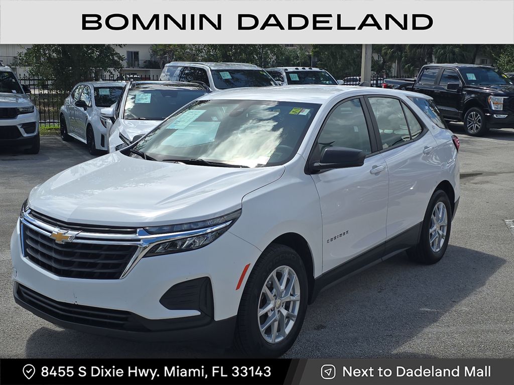 2023 Chevrolet Equinox LS photo 2