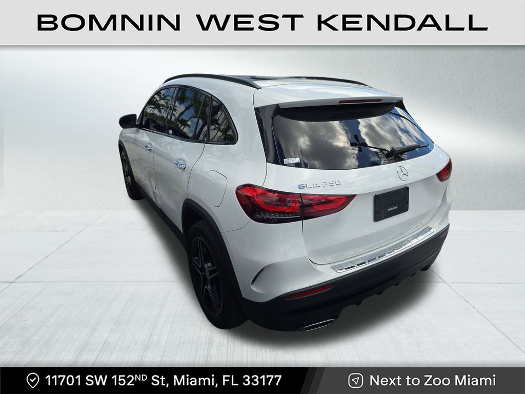 2022 Mercedes Benz GLA 250 photo 3