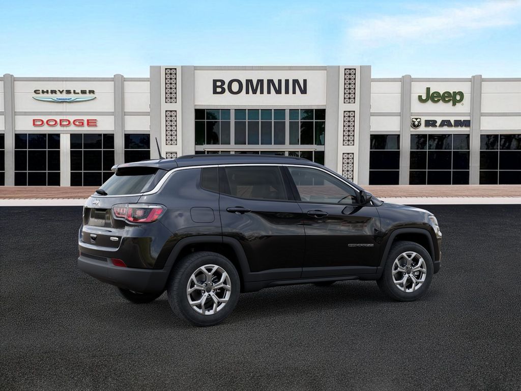 2026 Jeep Compass Latitude photo 3