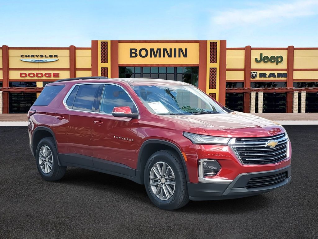 2023 Chevrolet Traverse 1LT photo 2