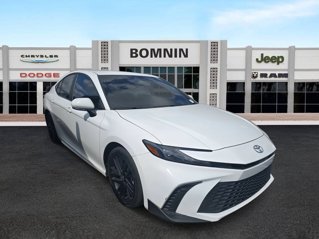 Used 2025 Toyota Camry SE Sedan