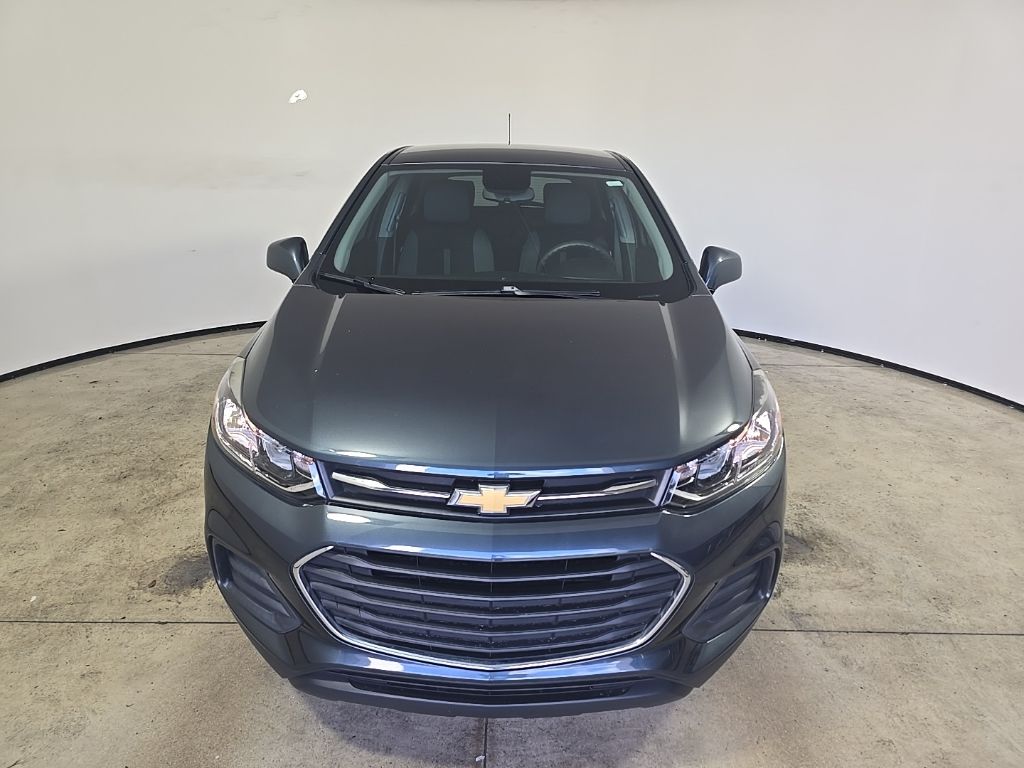 2022 Chevrolet Trax LS photo 4