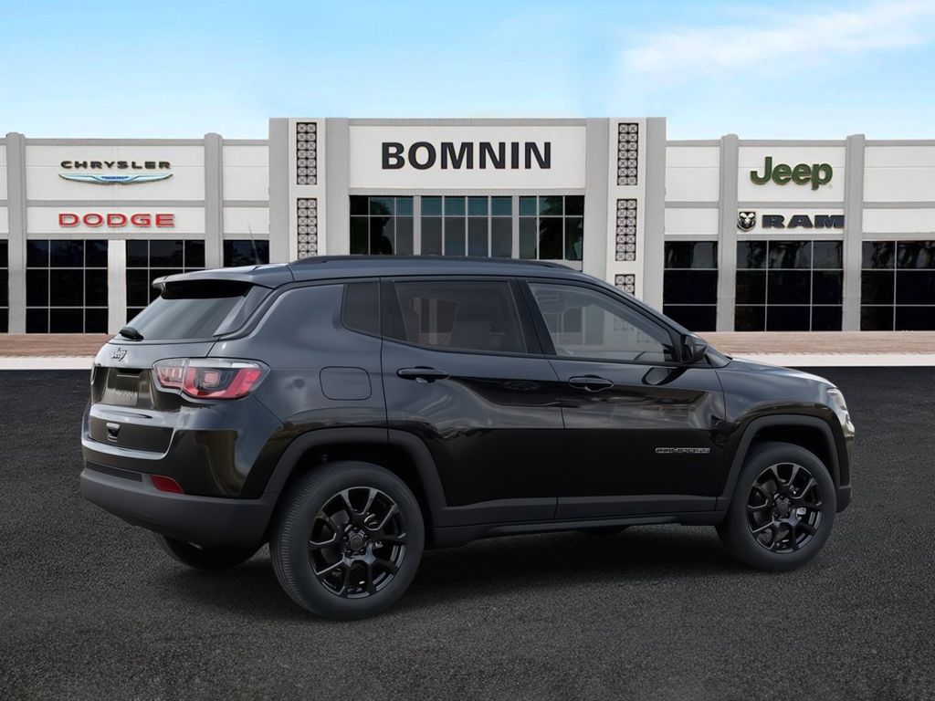 2026 Jeep Compass Latitude Altitude Special Edition photo 4