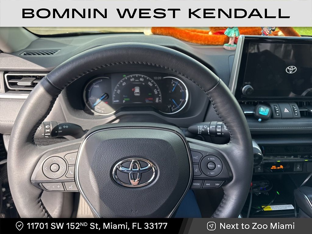 2024 Toyota RAV4 Hybrid XLE Premium photo 3