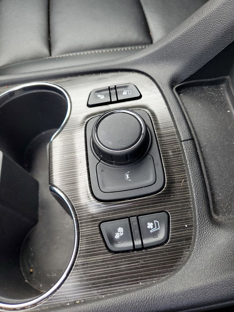 2022 GMC Acadia SLT - Photo 21