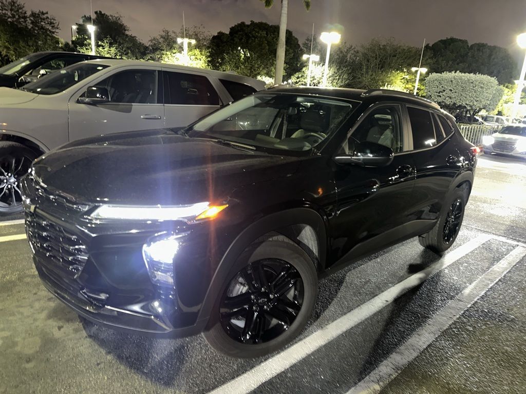 2025 Chevrolet Trax ACTIV photo 2