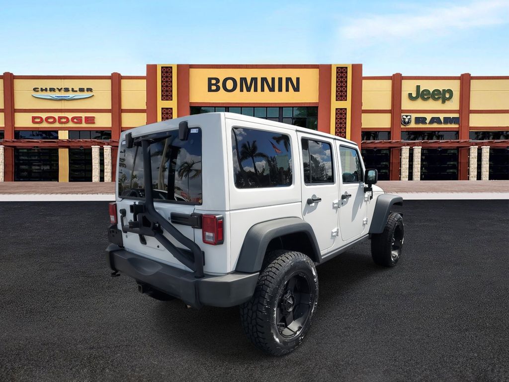 2014 Jeep Wrangler Unlimited Rubicon photo 3