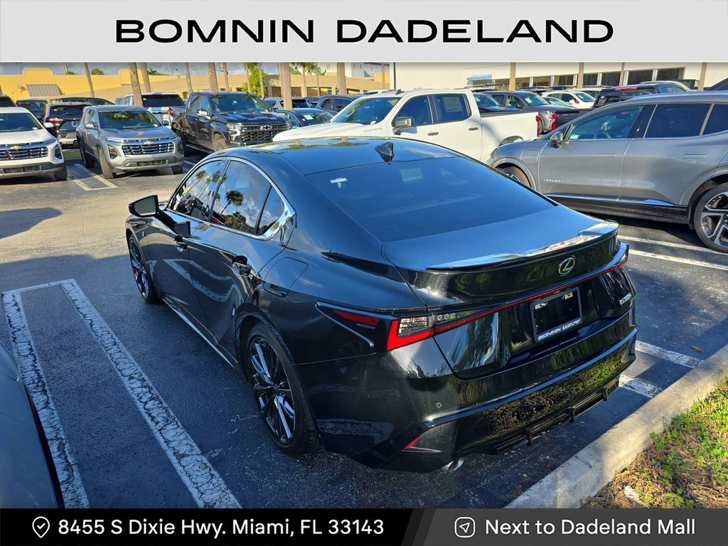 2022 Lexus IS 350 F SPORT photo 4