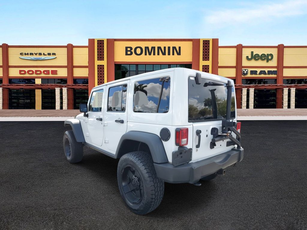 2014 Jeep Wrangler Unlimited Rubicon photo 4