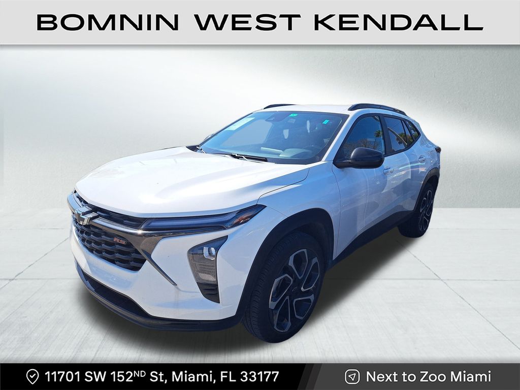 2024 Chevrolet Trax photo 2