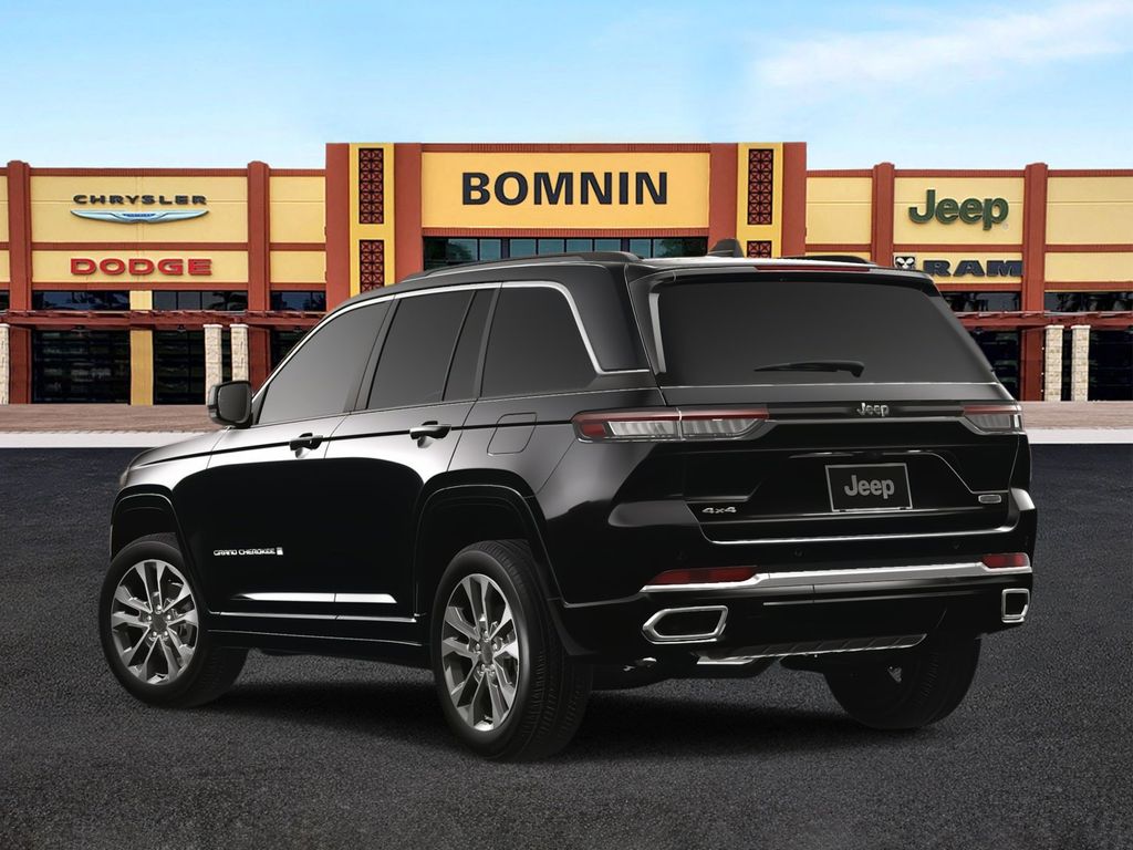 2025 Jeep Grand Cherokee Overland photo 4