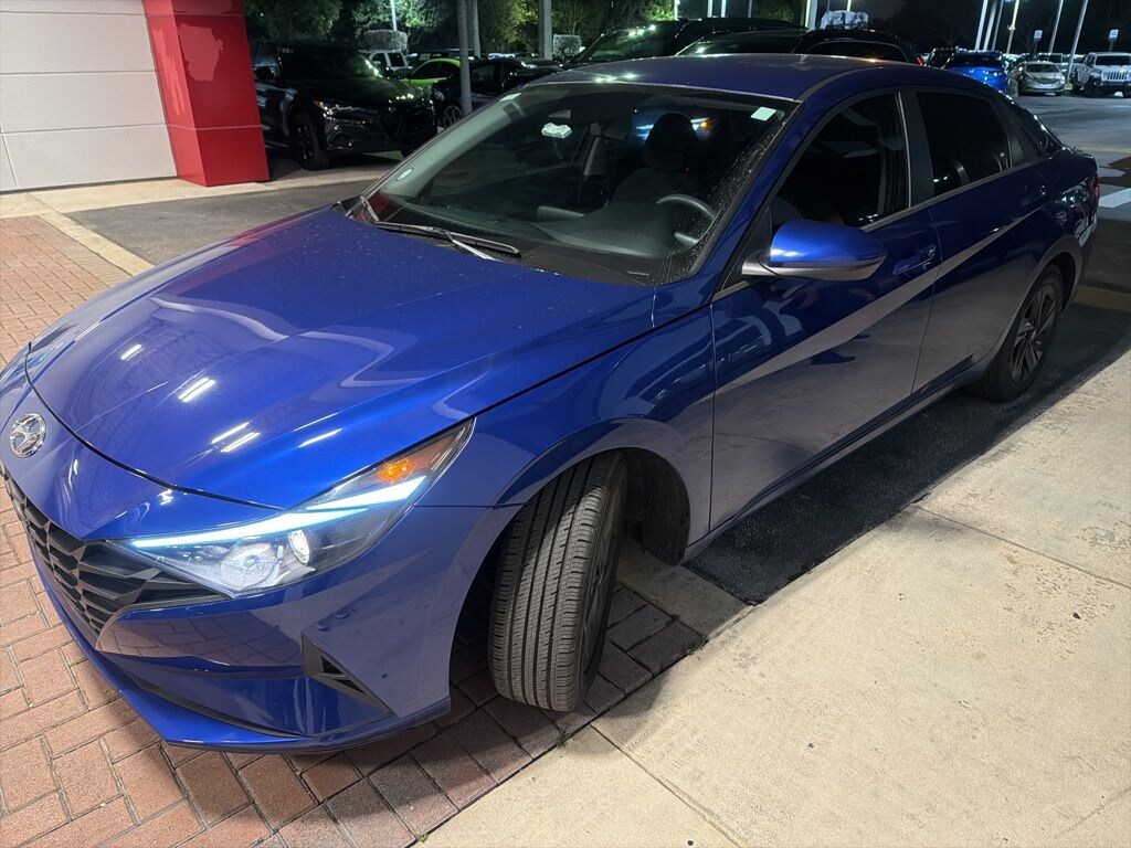 Used 2022 Hyundai Elantra SEL Sedan