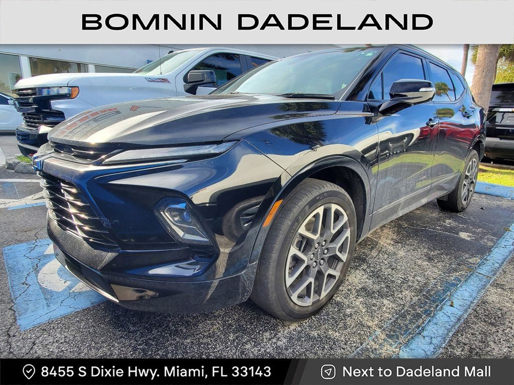2023 Chevrolet Blazer RS photo 2