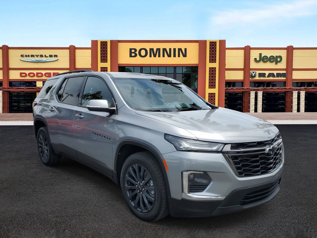 2023 Chevrolet Traverse RS photo 2
