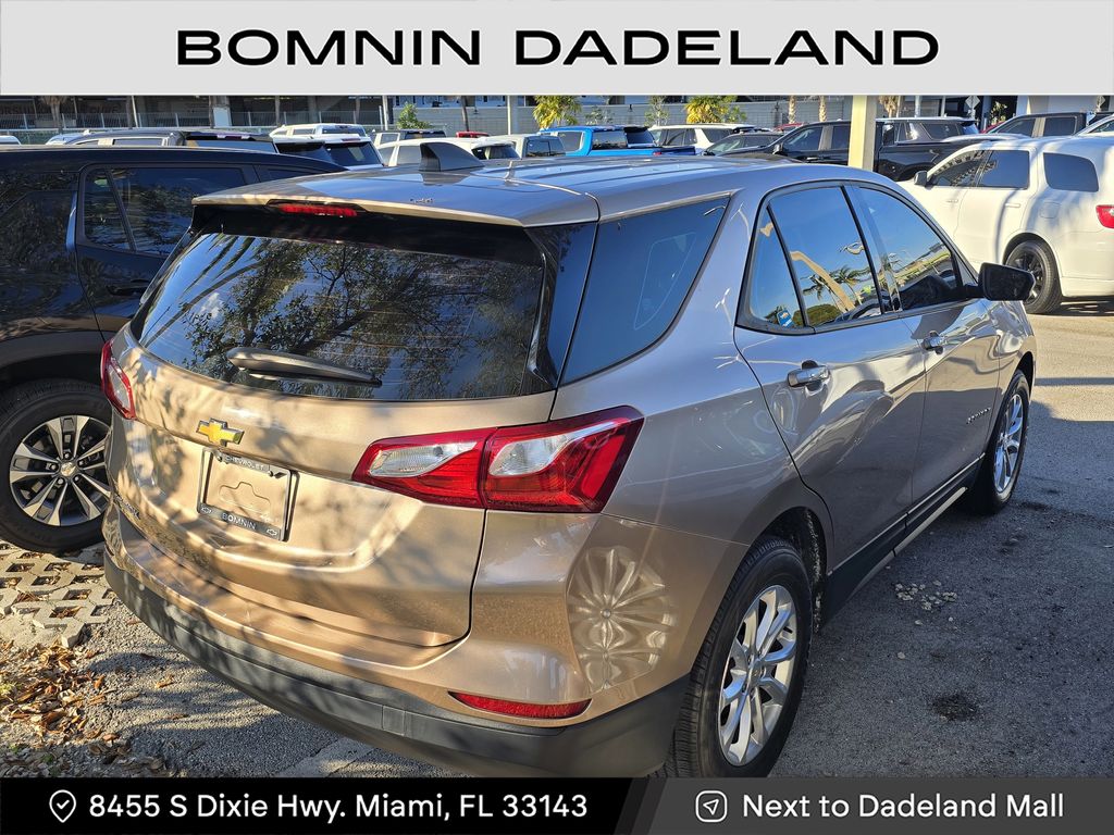 2019 Chevrolet Equinox LS photo 2