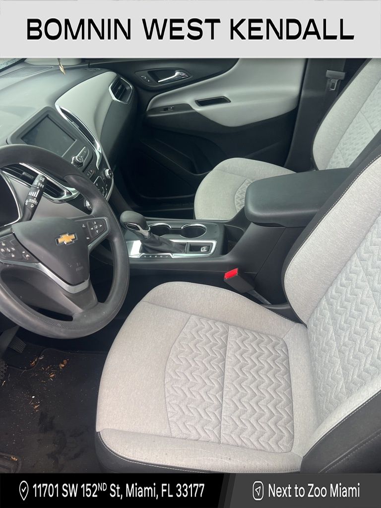 2022 Chevrolet Equinox LS photo 3