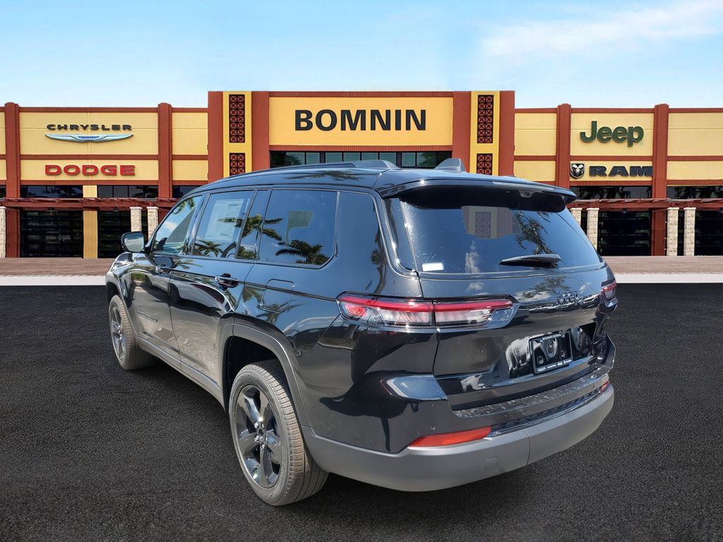 2025 Jeep Grand Cherokee Limited photo 4