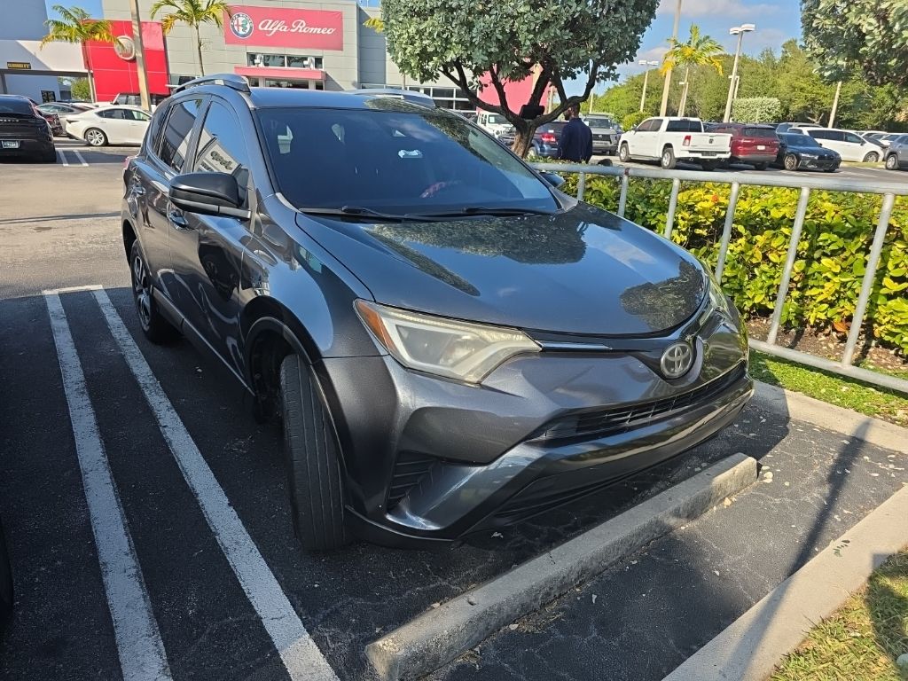 2018 Toyota RAV4 LE photo 2