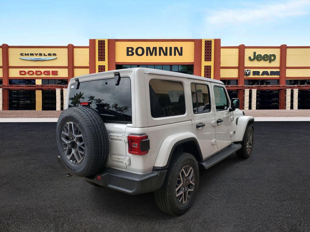 2025 Jeep Wrangler Sahara photo 3