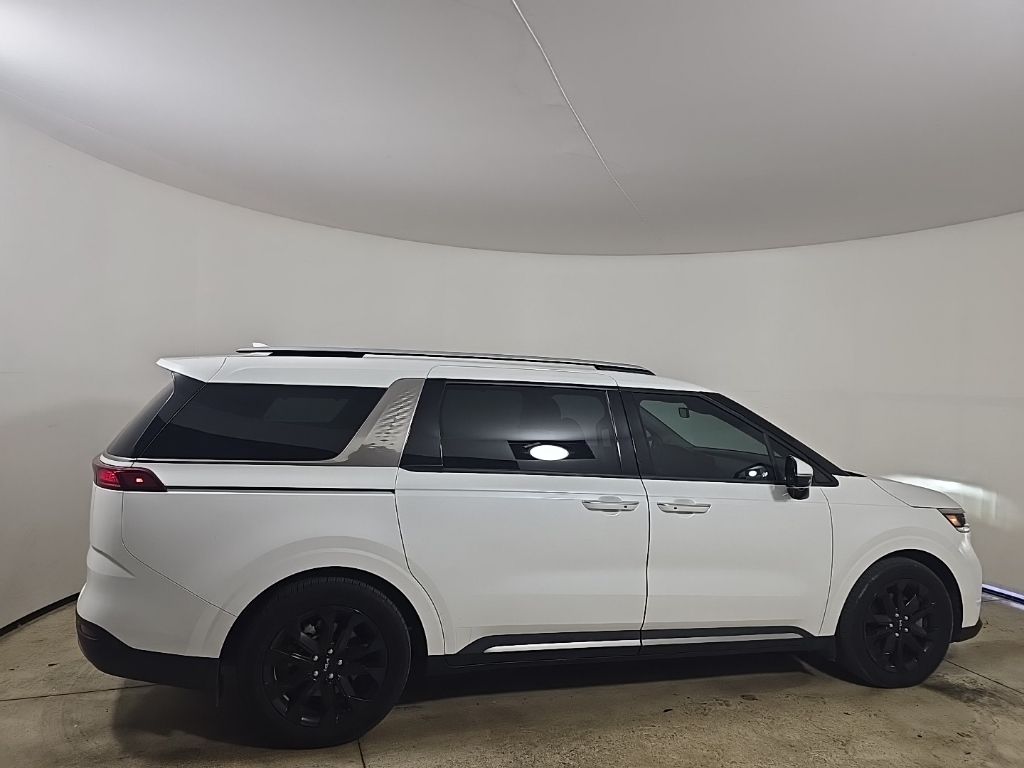 2023 Kia Carnival SX photo 6