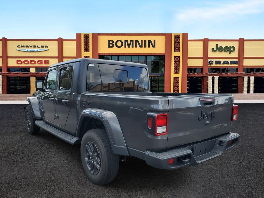 2025 Jeep Gladiator Sport photo 4