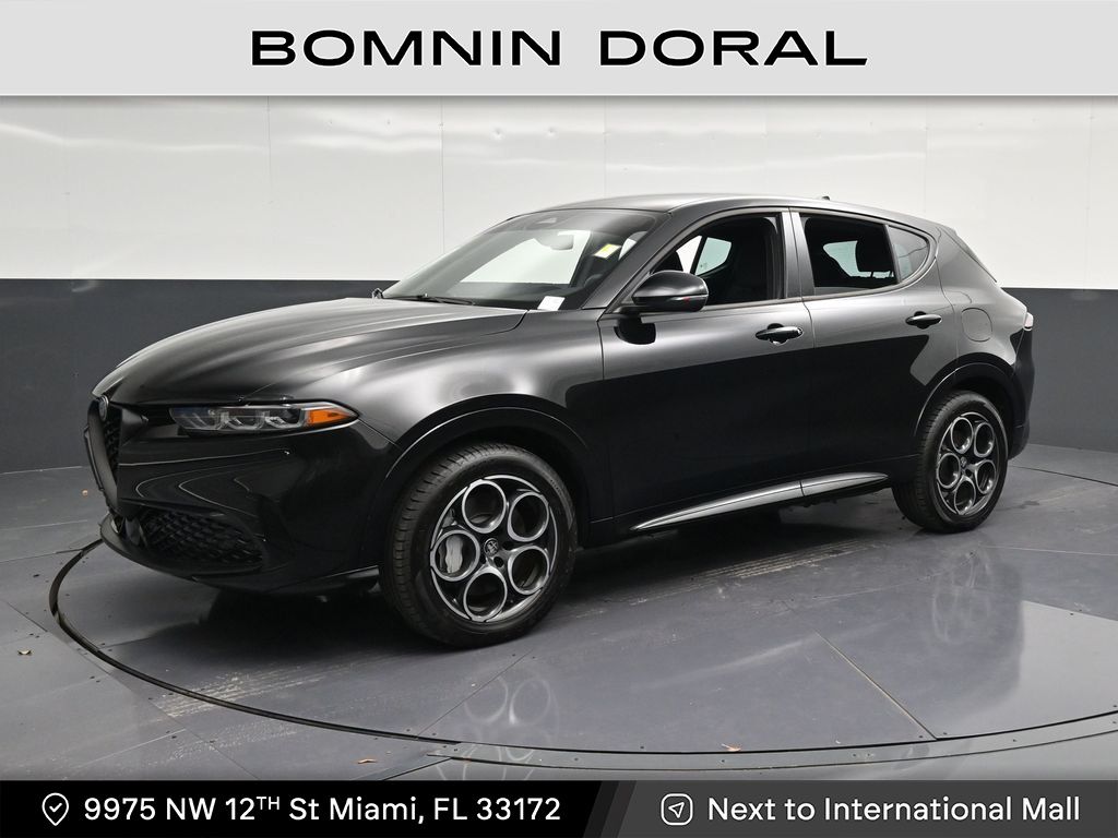 2025 Alfa Romeo Tonale Base