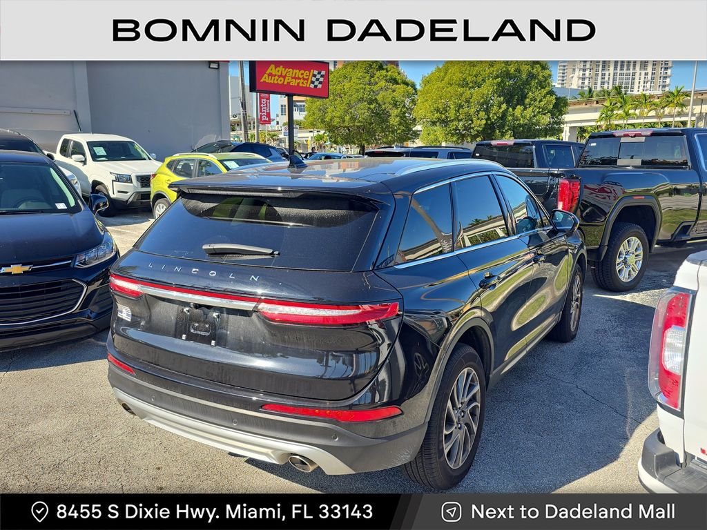 2021 Lincoln Corsair Standard photo 4