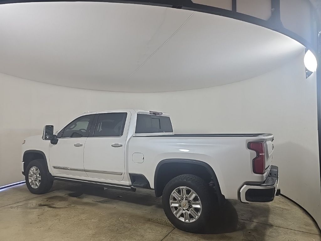 2024 Chevrolet Silverado 2500HD High Country photo 4