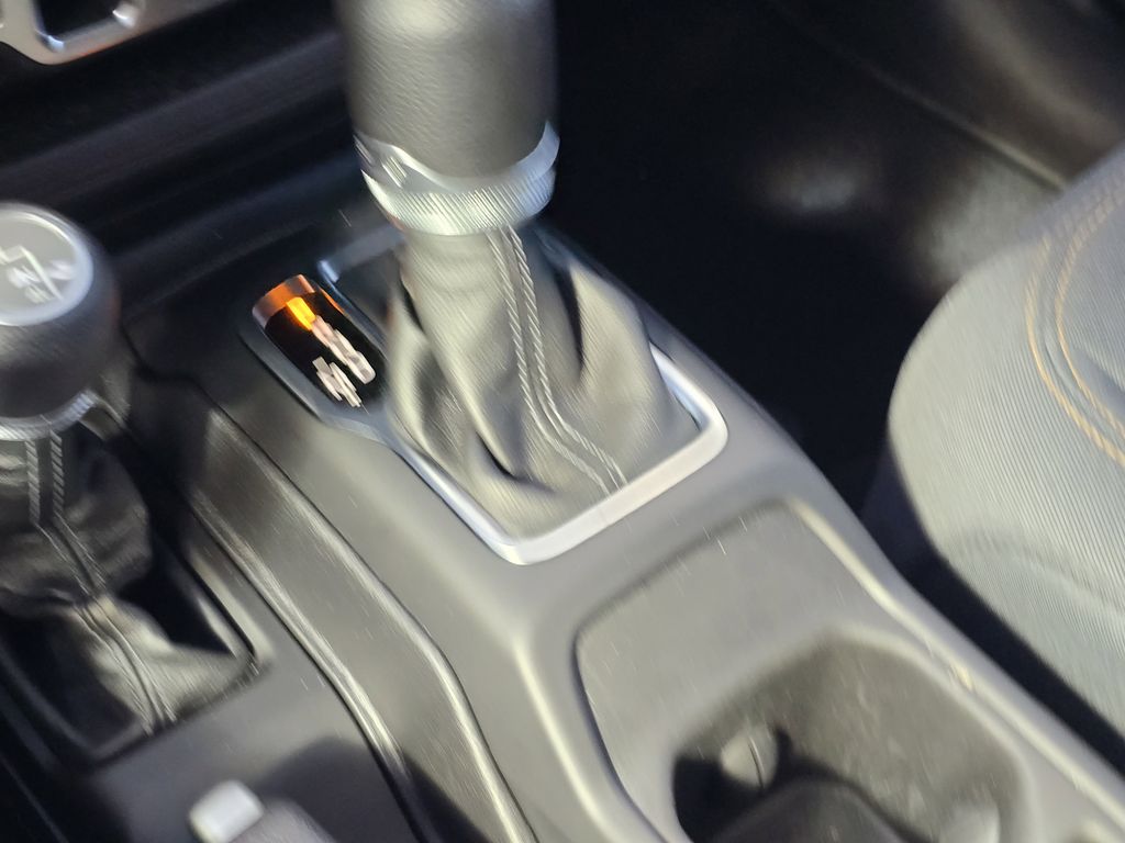 2025 Jeep Wrangler 4-Door Sahara - Photo 28