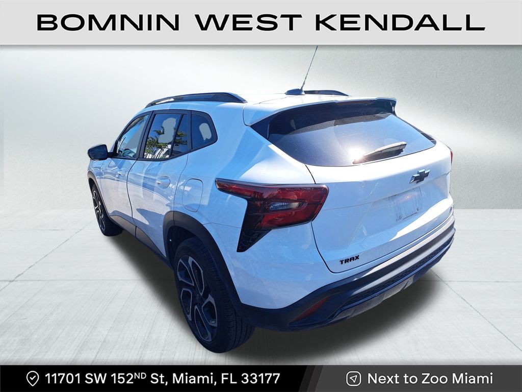 2024 Chevrolet Trax photo 3