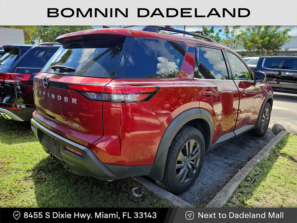 2022 Nissan Pathfinder SV photo 4