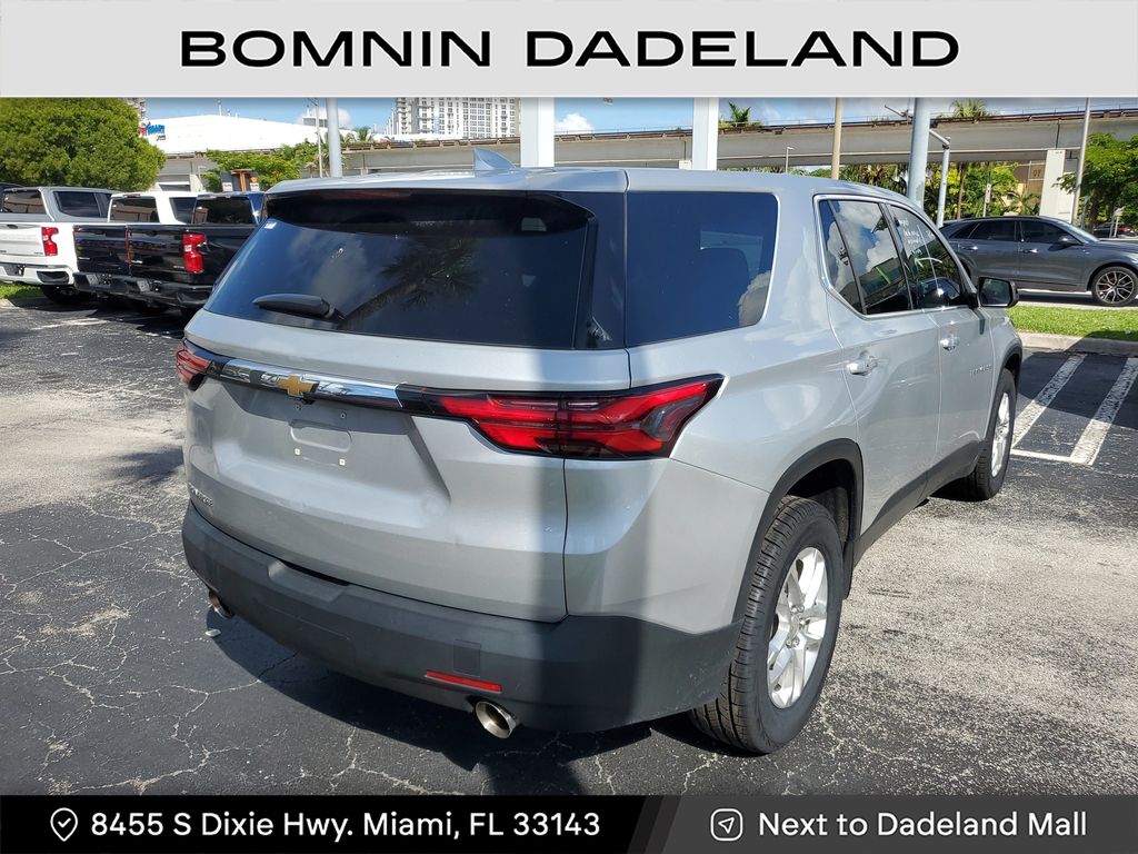 2022 Chevrolet Traverse LS photo 4