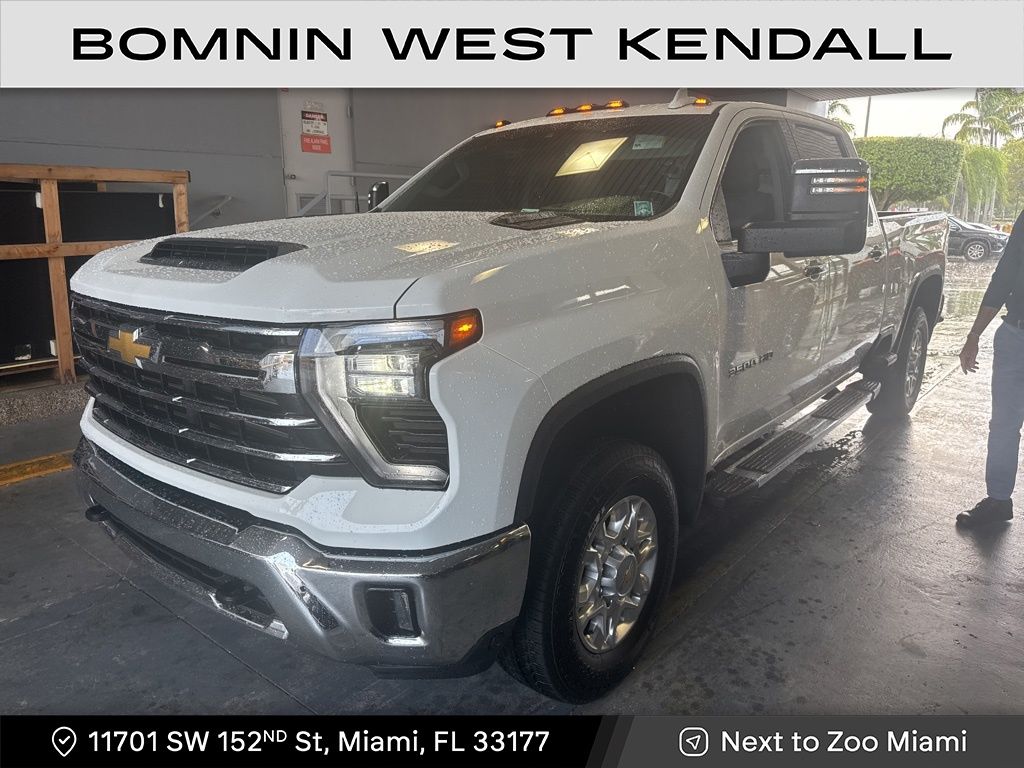 2024 Chevrolet Silverado 2500HD LTZ photo 2