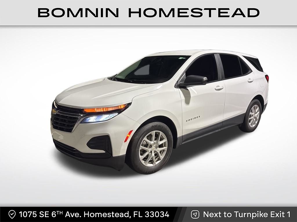 2022 Chevrolet Equinox LS's photo