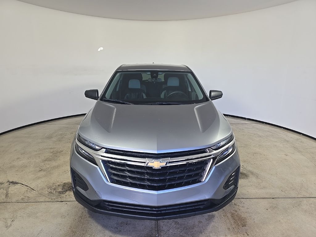 2023 Chevrolet Equinox LS photo 3