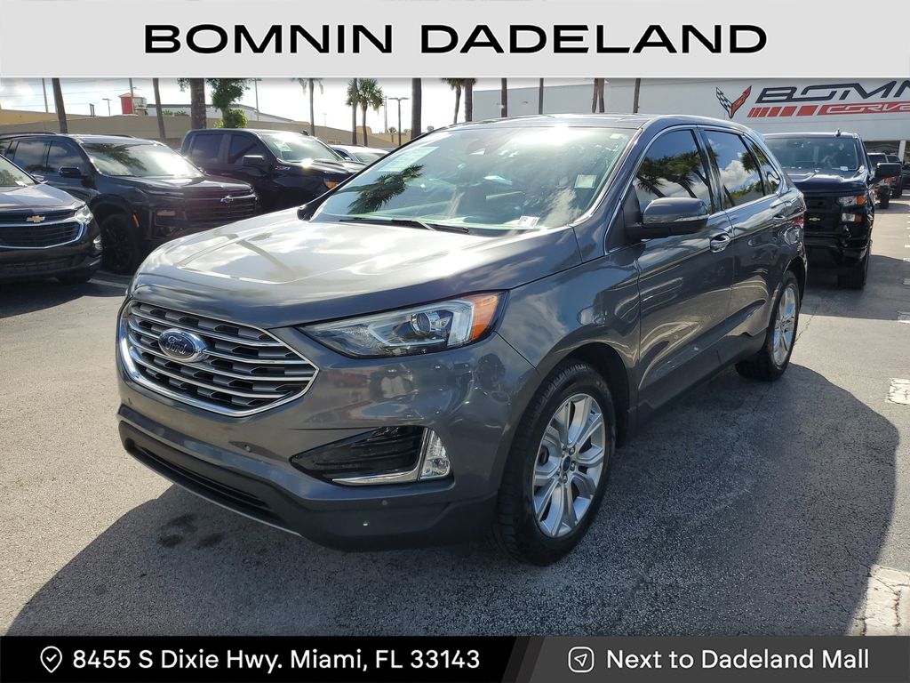 2021 Ford Edge Titanium photo 2