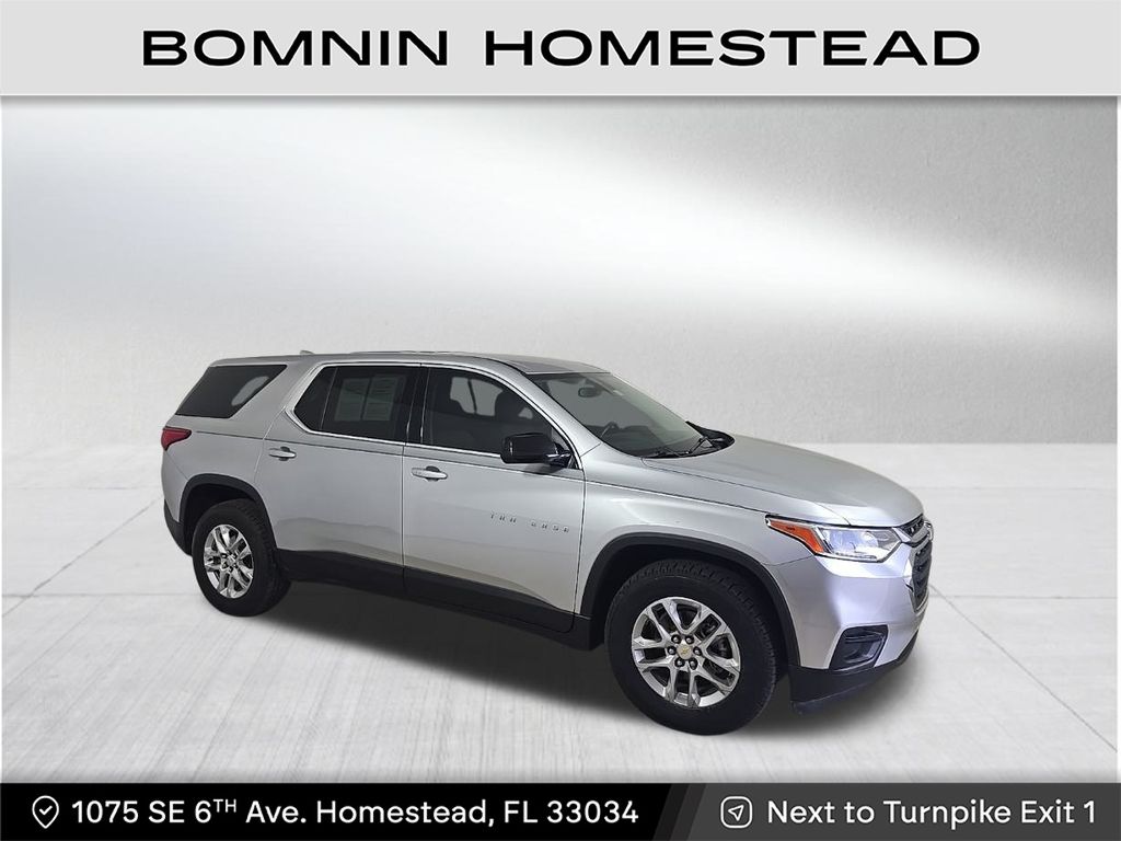 2020 Chevrolet Traverse LS photo 2