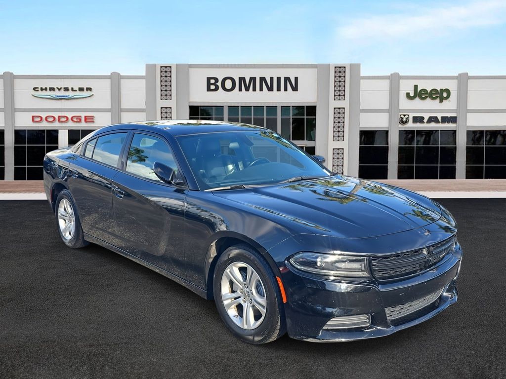 Used 2019 Dodge Charger SXT Sedan
