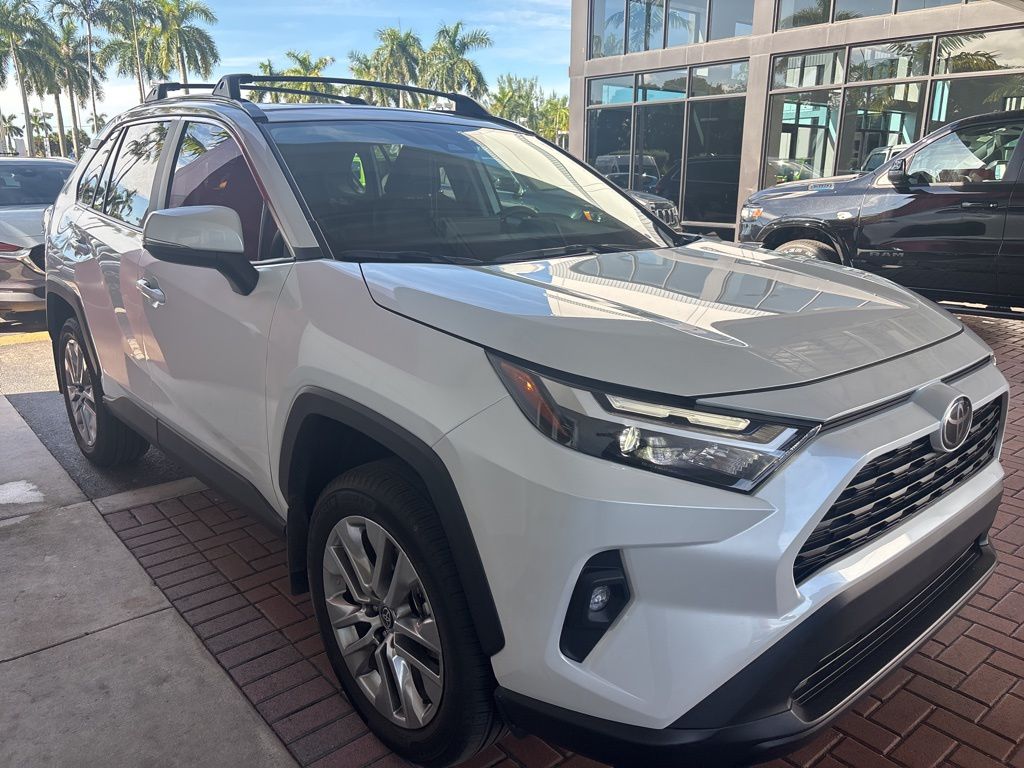 2025 Toyota RAV4 XLE Premium photo 2