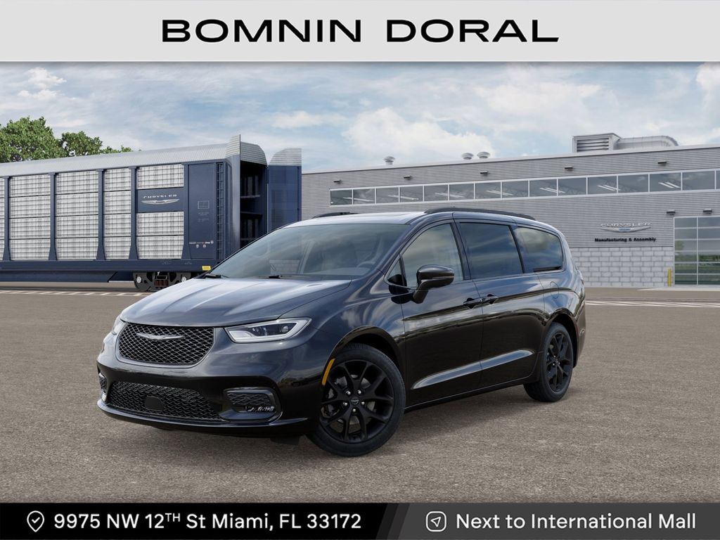 2026 Chrysler Pacifica Limited's photo