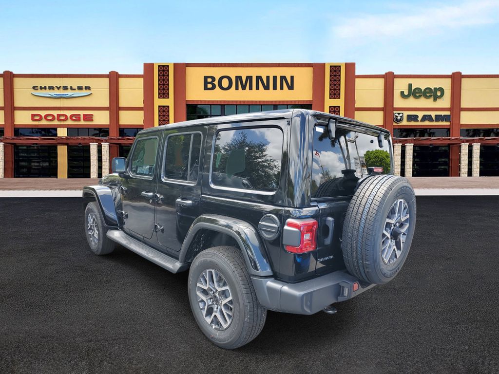 2025 Jeep Wrangler Sahara photo 4