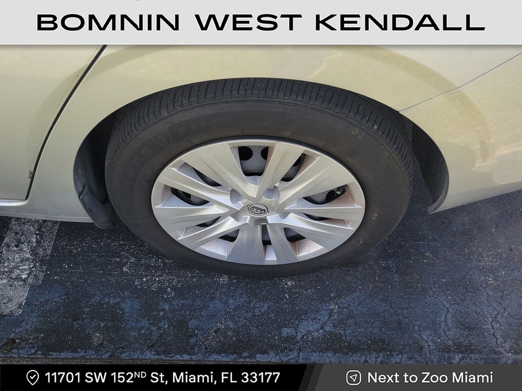 2023 Nissan Sentra S photo 3