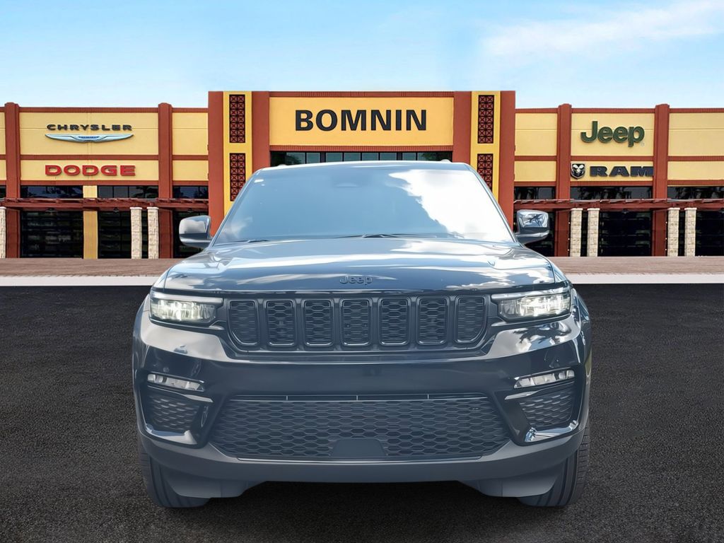 2025 Jeep Grand Cherokee Limited photo 2