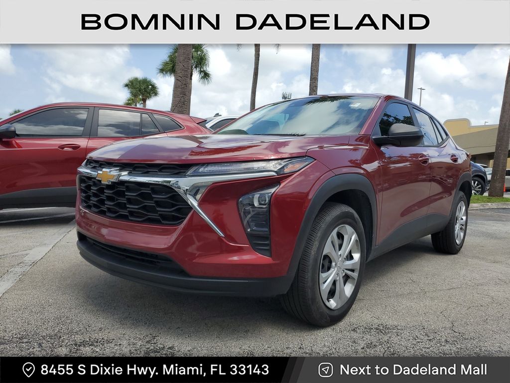 2024 Chevrolet Trax LS photo 2