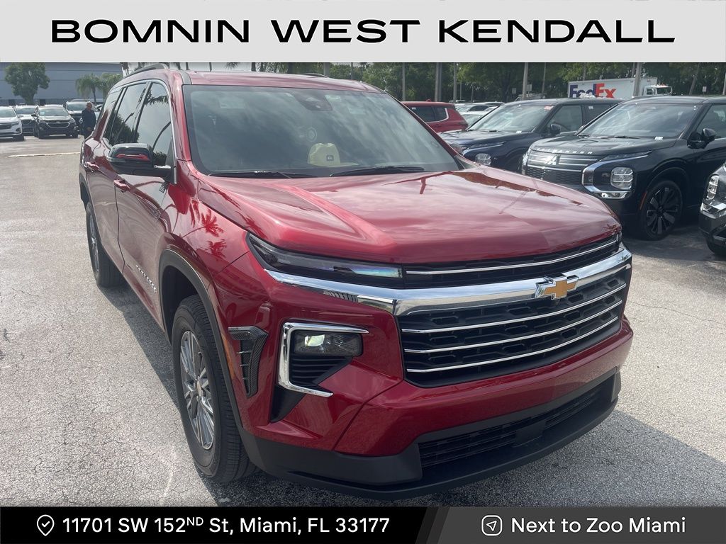 2025 Chevrolet Traverse photo 2