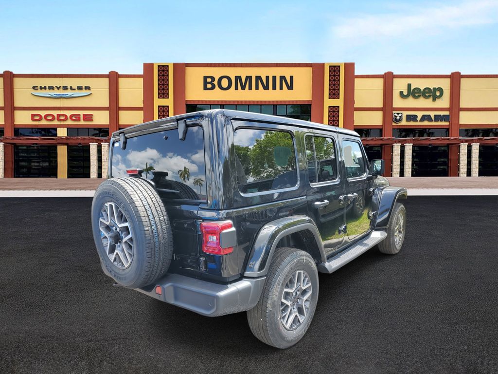 2025 Jeep Wrangler Sahara photo 3