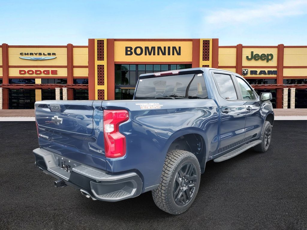 2022 Chevrolet Silverado 1500 LT Trail Boss photo 3