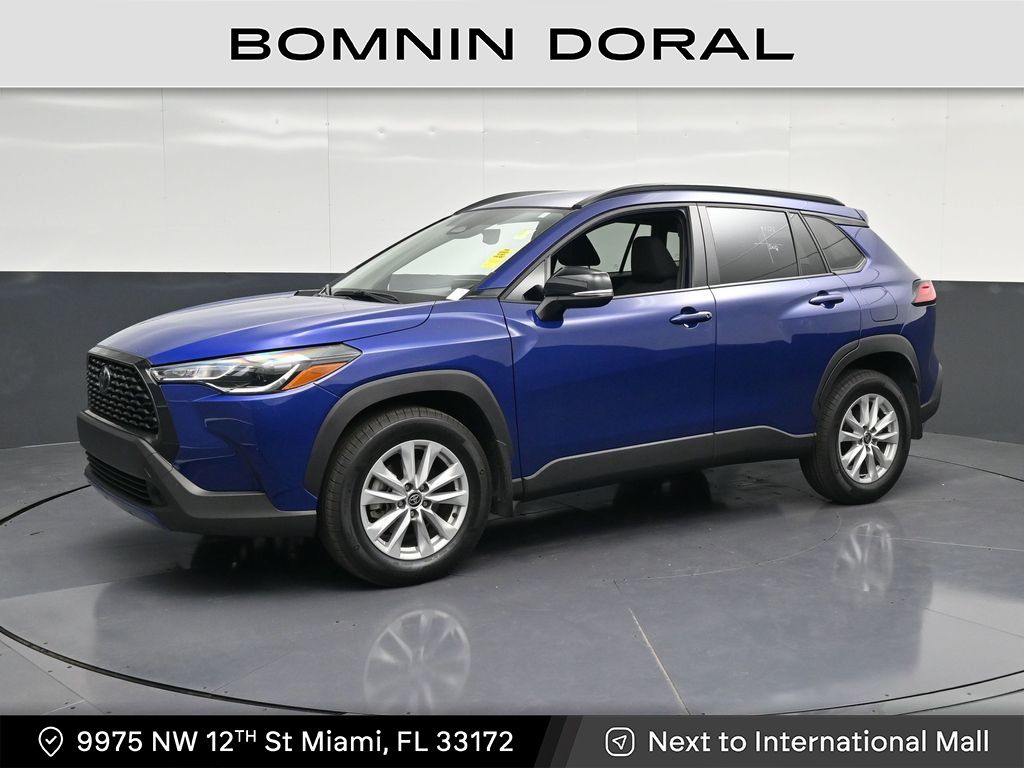 2025 Toyota Corolla Cross LE