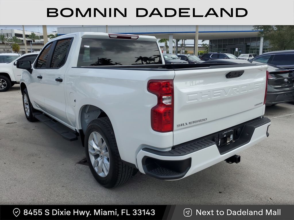 2025 Chevrolet Silverado 1500 Custom photo 3