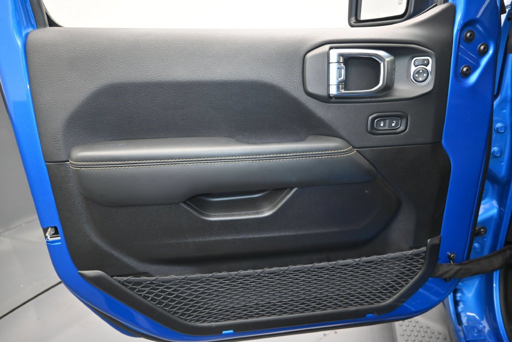 2025 Jeep Wrangler 4-Door Sahara - Photo 12